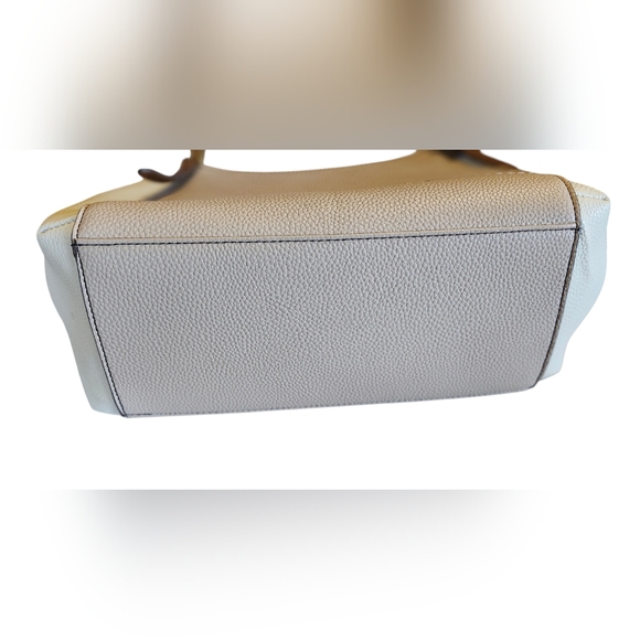 EUC Liz Claiborne Tote, Tan and Cream Purse, Liz Claiborne Purse, Two Toned Bag - Picture 6 of 16